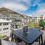 La Rhone Lion\'S View Retreat